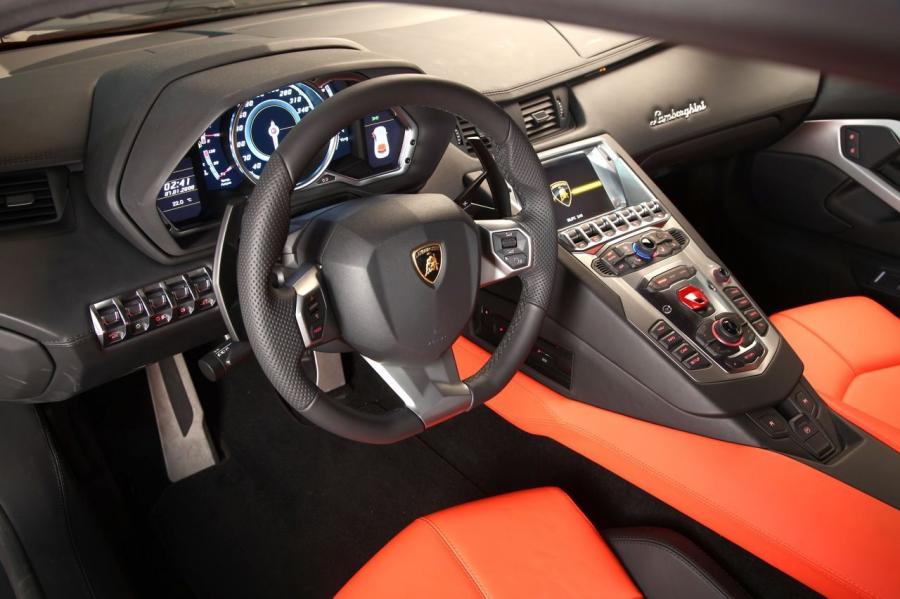  Lamborghini Aventador LP700-4 2011 года  (фото 179 из 204)